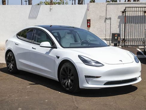 Used 2022 Tesla Model 3 Long Range AWD/4WD image 3