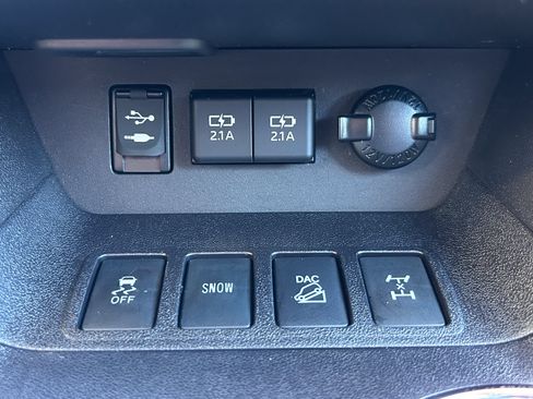 Used 2019 Toyota Highlander SE AWD/4WD image 33