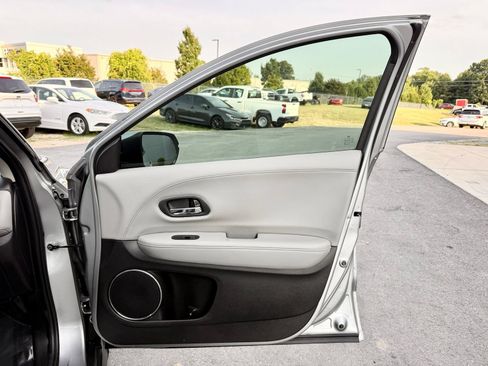 Used 2021 Honda HR-V EX-L image 20