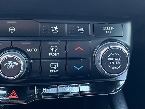 Used 2023 Dodge Durango GT image 30