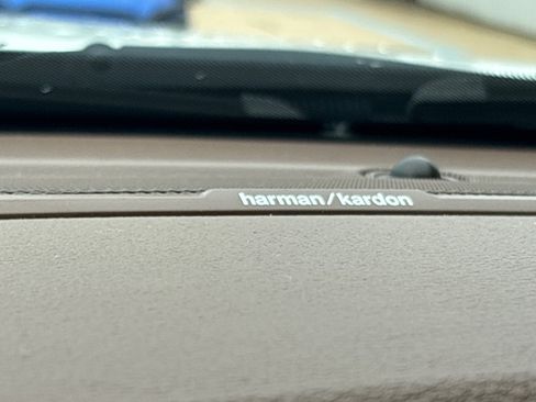 Used 2019 RAM 1500 Laramie AWD/4WD image 26