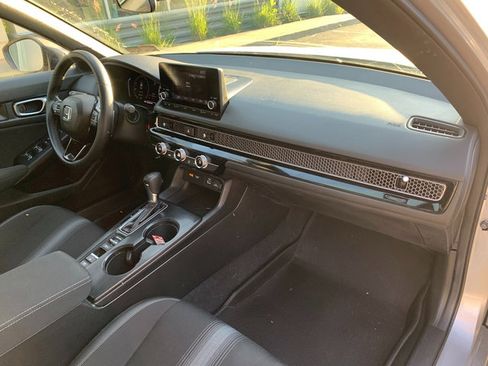Used 2023 Honda Civic Sport image 11