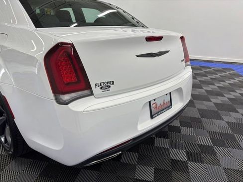 Used 2023 Chrysler 300 Touring w/ Sport Appearance Package RWD image 8