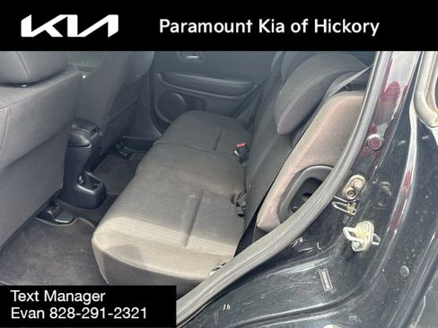 Used 2017 Honda HR-V LX image 7