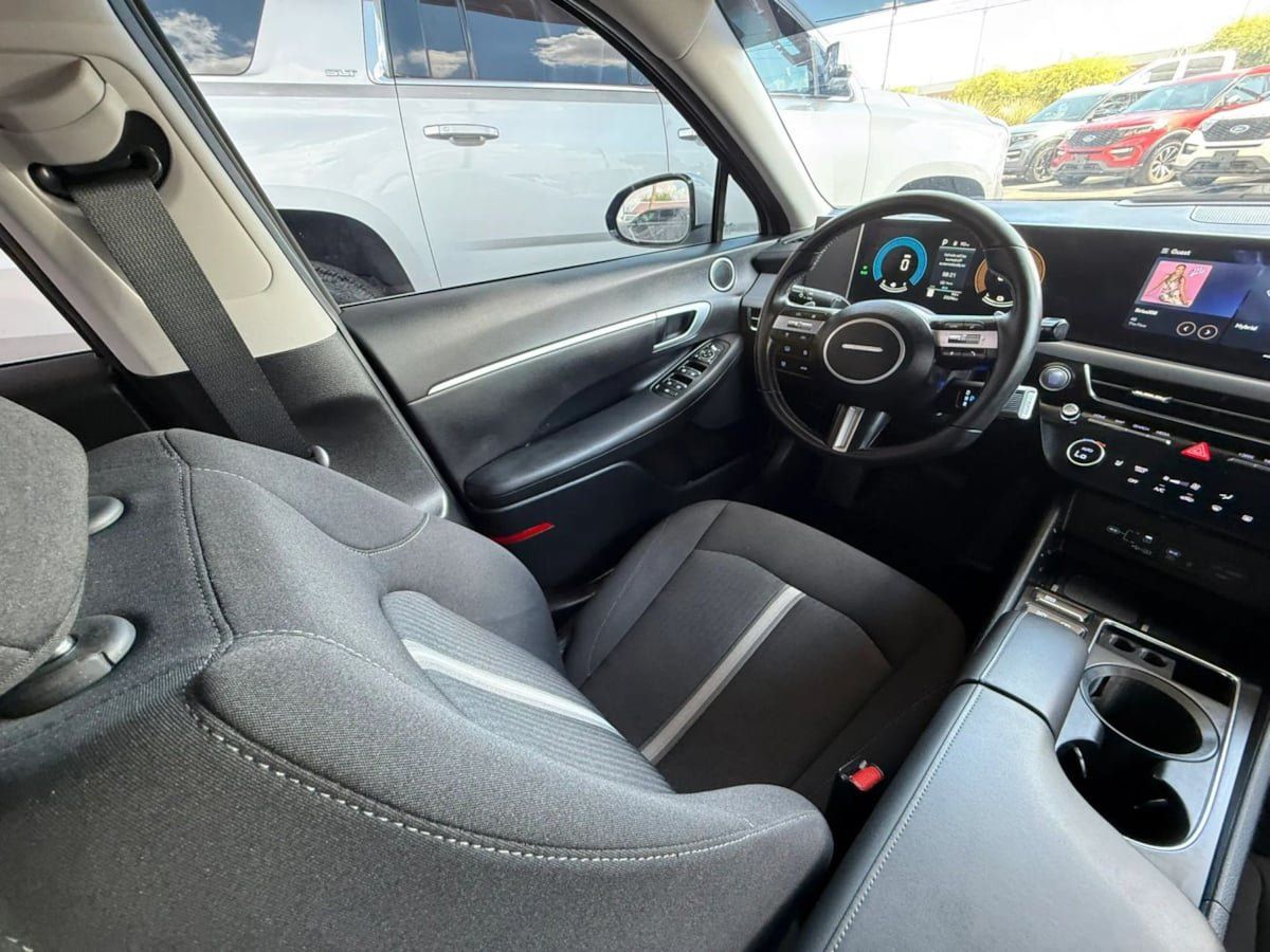 Used 2025 Hyundai Sonata SEL FWD image 45