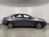 Used 2016 Toyota Camry SE image 2