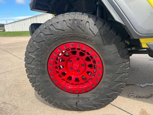 Used 2024 Jeep Wrangler Unlimited Rubicon AWD/4WD image 19
