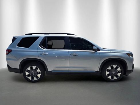 New 2026 Honda Pilot Touring image 2