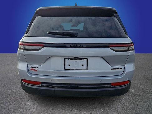 Used 2024 Jeep Grand Cherokee Limited w/ Black Appearance Package image 5