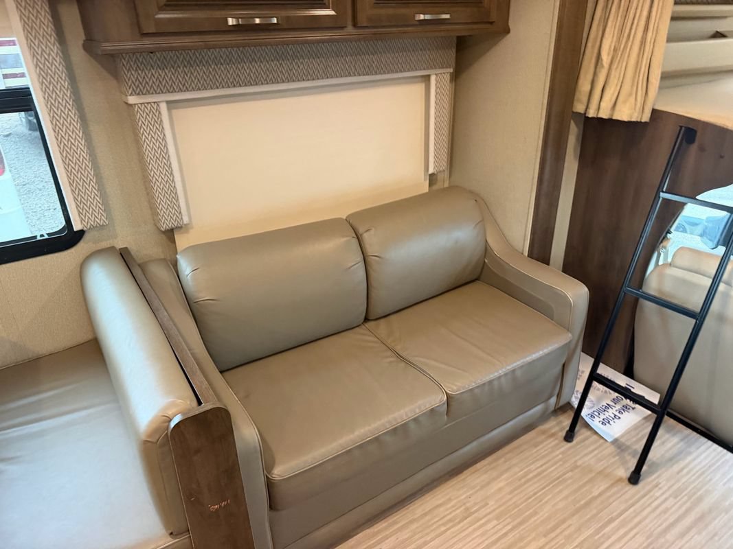 Used 2019 Ford E-450 and Econoline 450 Super Duty w/ Motorhome Prep Package RWD image 18