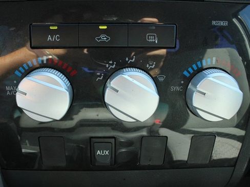 Used 2010 Toyota Tundra 4x4 Double Cab w/ Tow Pkg image 15
