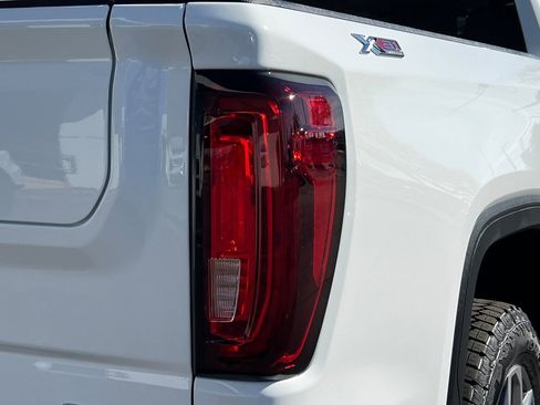 New 2026 GMC Sierra 1500 SLT image 7