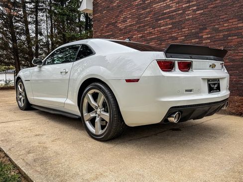 Used 2010 Chevrolet Camaro SS w/ RS Package image 21
