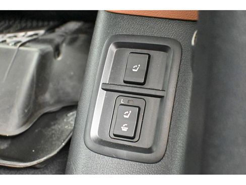 Used 2012 Toyota Sequoia Platinum image 29