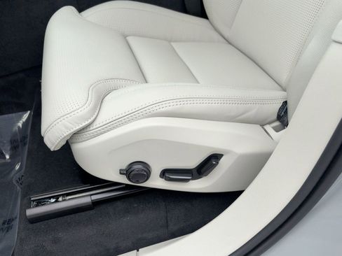 New 2026 Volvo XC90 B6 Ultra image 14