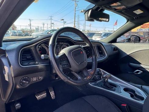 Certified 2022 Dodge Challenger R/T Scat Pack w/ Driver Convenience Group RWD image 12