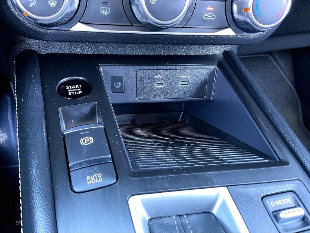 Used 2025 Nissan Kicks SV AWD/4WD image 30