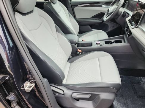 New 2026 Volkswagen Tiguan SE R-Line AWD/4WD image 12