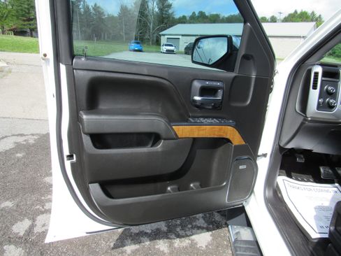 Used 2014 GMC Sierra 1500 SLT w/ SLT Crew Cab Value Package AWD/4WD image 15