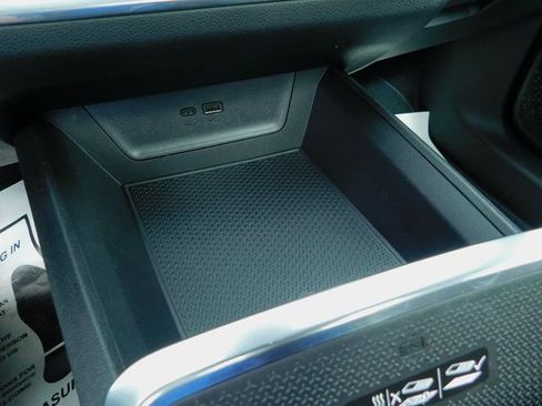 Used 2025 Chevrolet Equinox LT w/ Convenience Package II image 28