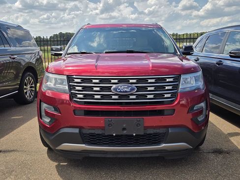 Used 2016 Ford Explorer XLT w/ Equipment Group 202A FWD image 6