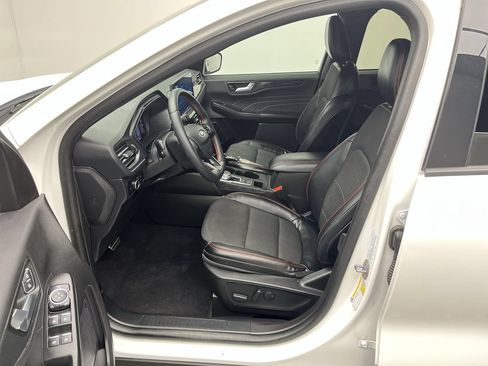 Certified 2023 Ford Escape ST-Line w/ Tech Pack #1 AWD/4WD image 3