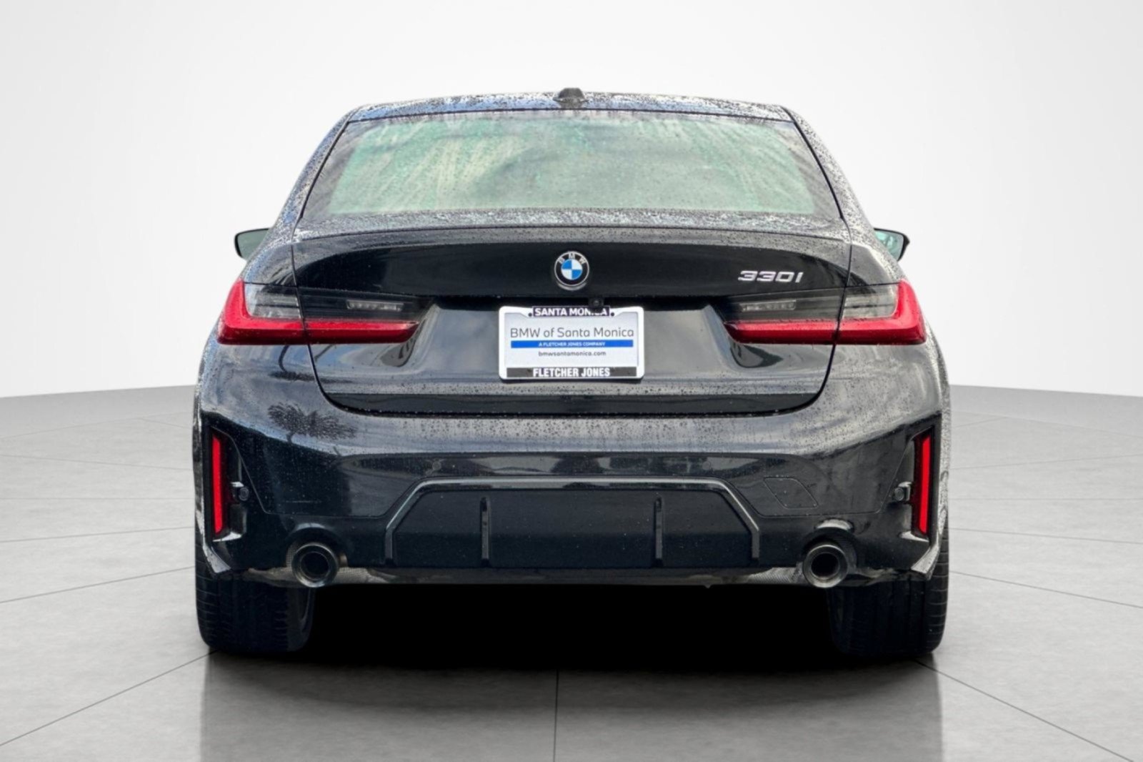 Used 2024 BMW 330i Sedan w/ M Sport Package RWD image 4