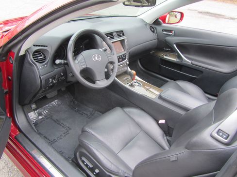 Used 2010 Lexus IS 350C image 19