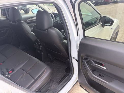 Used 2025 MAZDA CX-50 AWD 2.5 Hybrid w/ Weather Package image 17