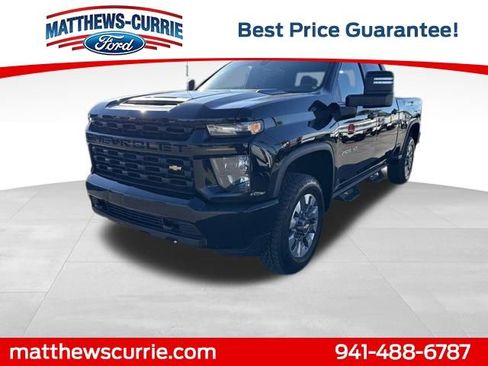 Used 2023 Chevrolet Silverado 2500 Custom w/ Custom Value Package image 7
