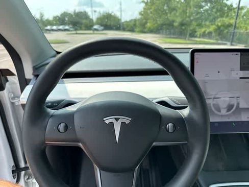 Used 2021 Tesla Model Y Long Range AWD/4WD image 11