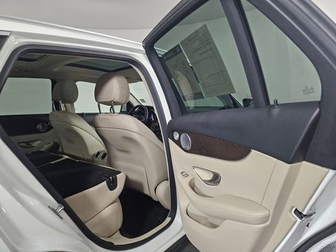 Used 2019 Mercedes-Benz GLC 300 GLC 300 image 17