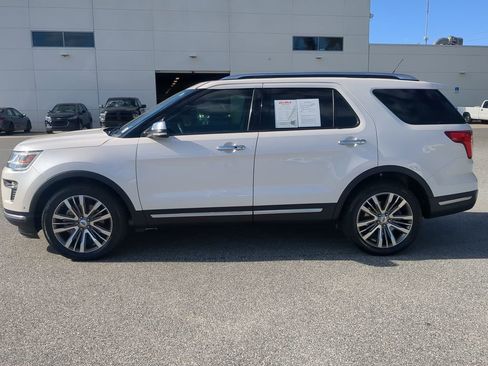 Used 2019 Ford Explorer Platinum image 16