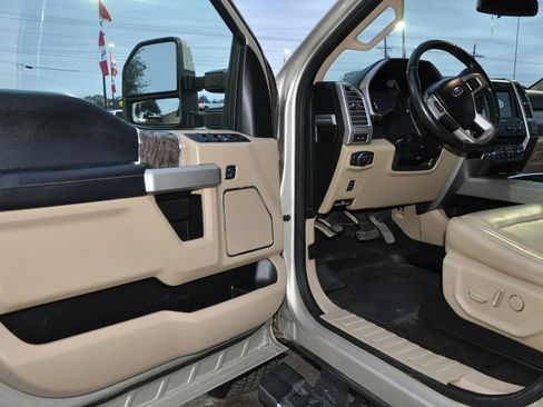 Used 2017 Ford F250 Lariat w/ Lariat Value Package image 11