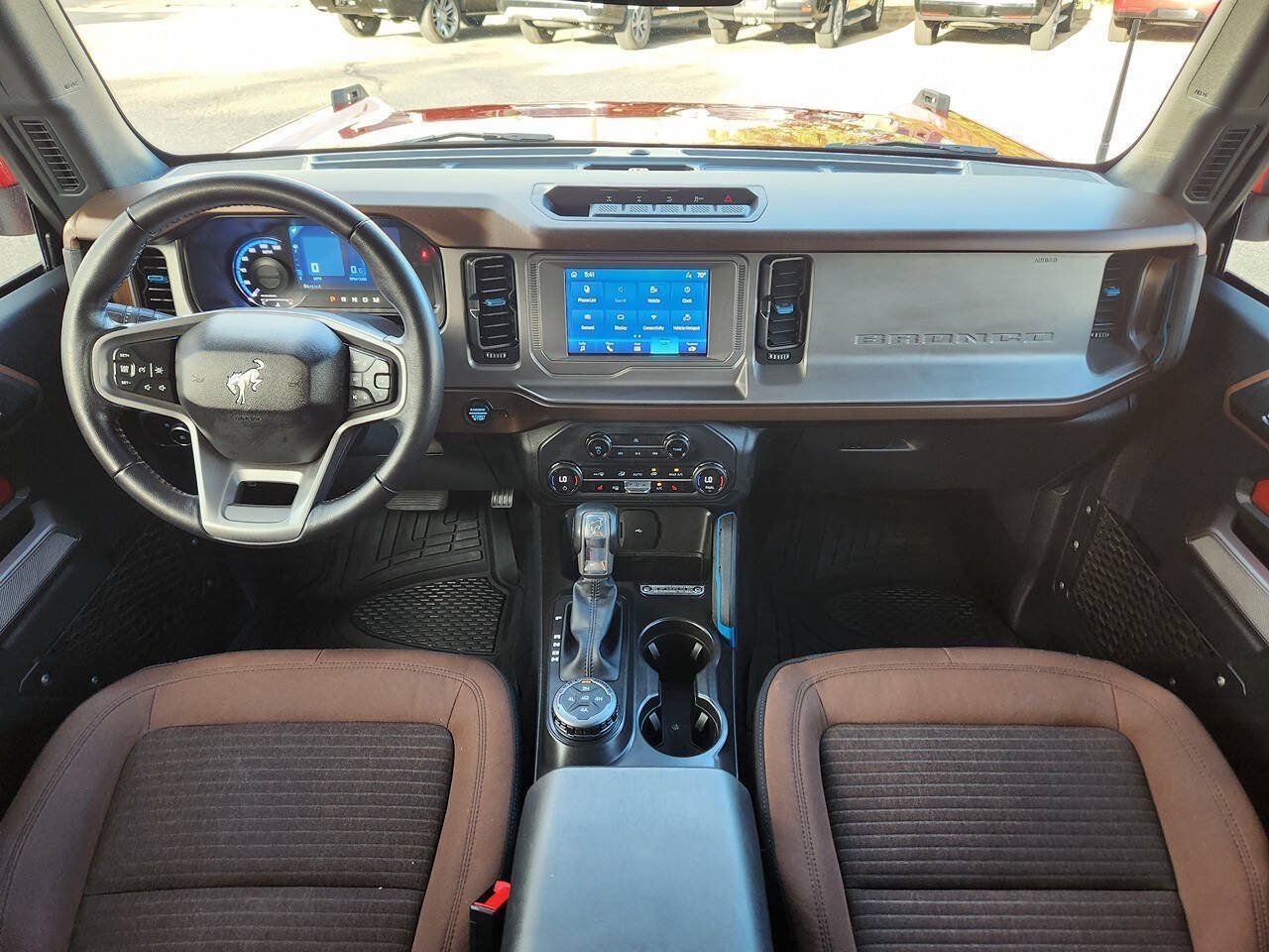 Used 2023 Ford Bronco Outer Banks w/ Sasquatch Package AWD/4WD image 4