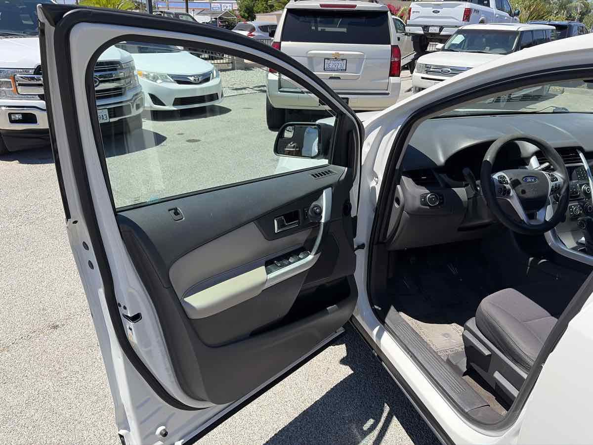 Used 2013 Ford Edge SE FWD image 6