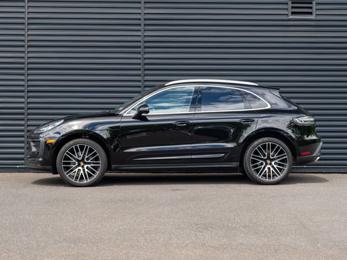 Used 2023 Porsche Macan AWD/4WD image 2
