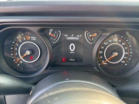 New 2025 Jeep Gladiator Nighthawk image 10