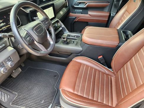 Used 2023 GMC Sierra 1500 Denali Ultimate AWD/4WD image 4