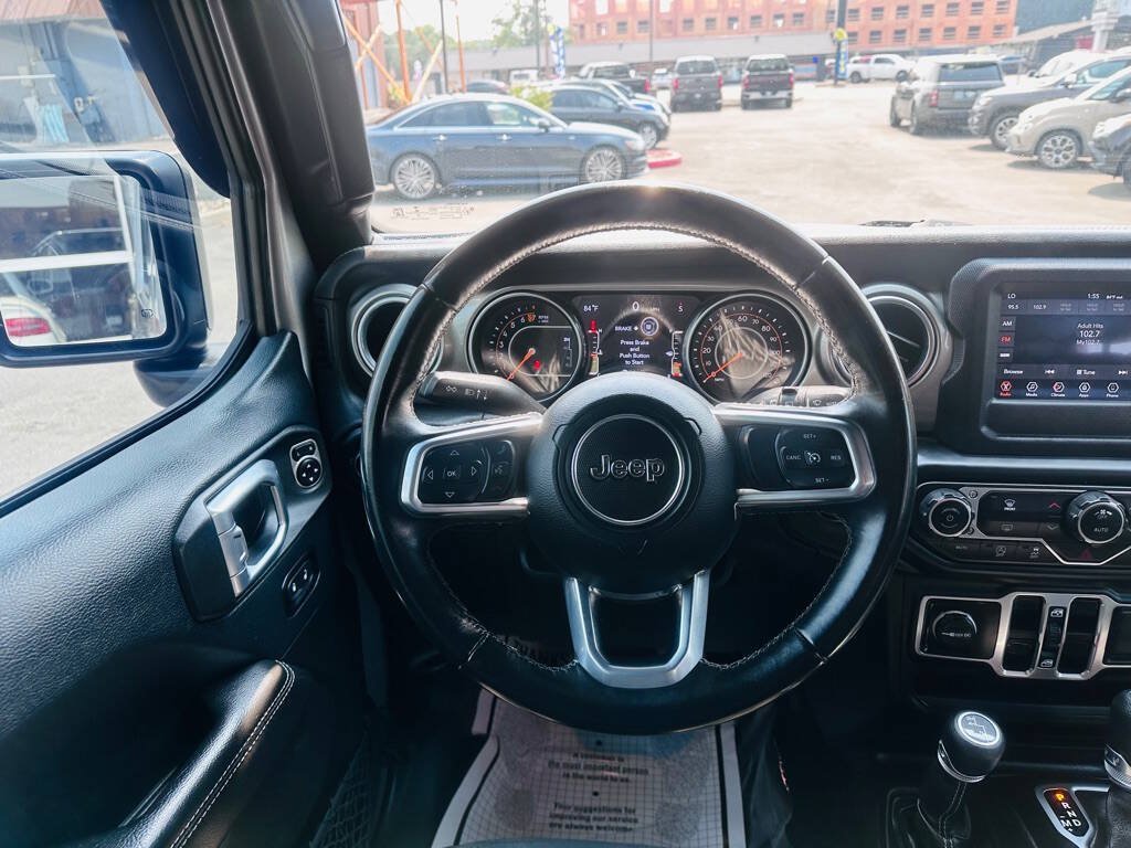 Used 2018 Jeep Wrangler Unlimited Sahara AWD/4WD image 11