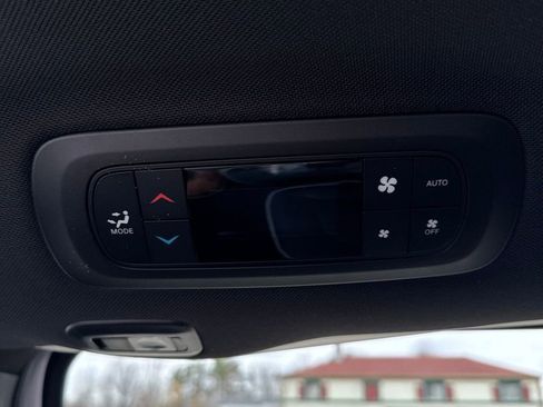 New 2026 Chrysler Pacifica Limited image 14