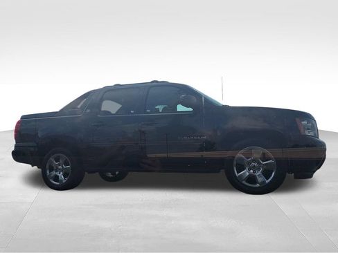 Used 2013 Chevrolet Avalanche LS RWD image 6