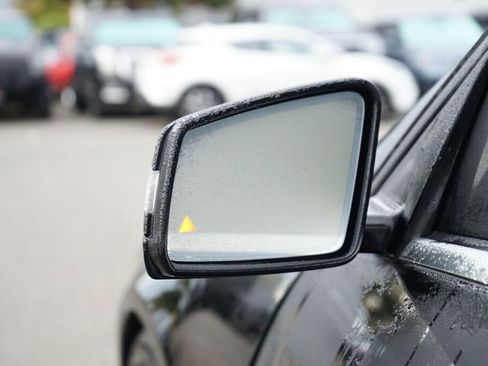 Used 2014 Mercedes-Benz E 350 Sedan image 9