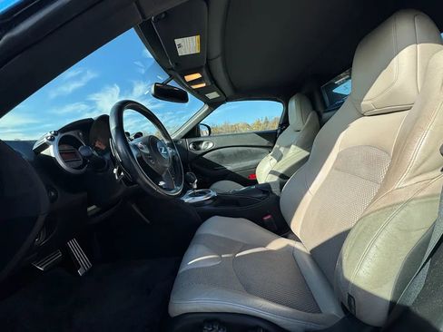 Used 2010 Nissan 370Z Touring image 13