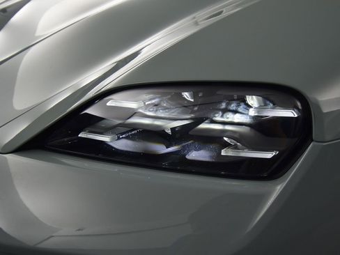 Certified 2025 Porsche Taycan RWD image 11