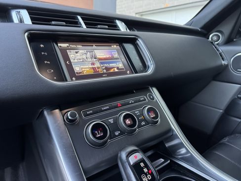 Used 2016 Land Rover Range Rover Sport SE image 25