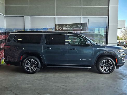 Used 2024 Jeep Wagoneer L Series II w/ Flexible Seating Group AWD/4WD image 4