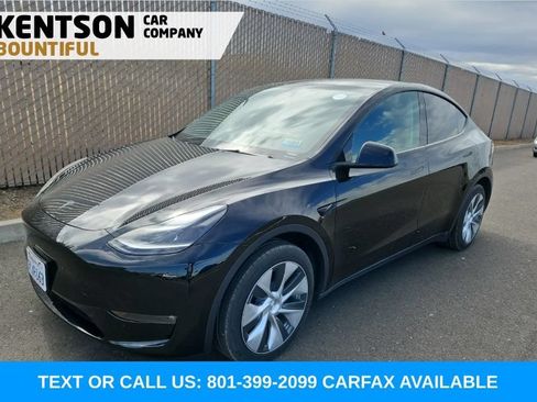 Used 2024 Tesla Model Y Long Range AWD/4WD image 1