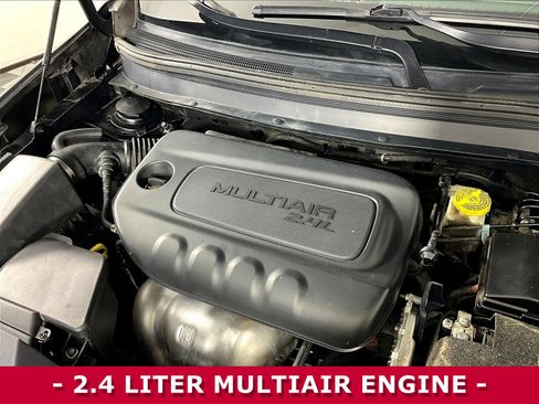 Used 2019 Jeep Cherokee Latitude Plus AWD/4WD image 30