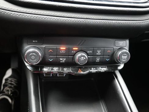 Used 2022 Dodge Durango SXT RWD image 11